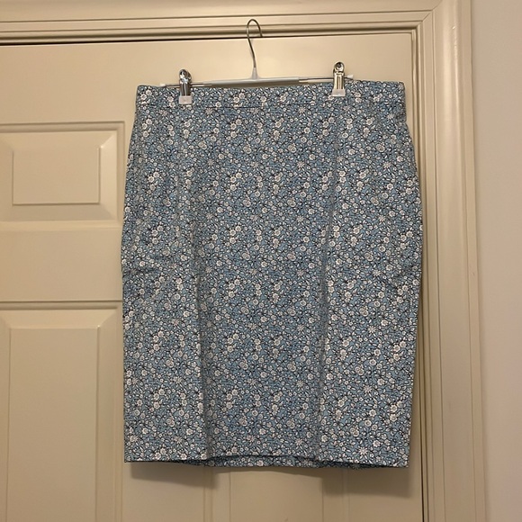 J. Crew Blue and White Floral Printed Pencil Skirt/NWT/14 - Picture 5 of 11